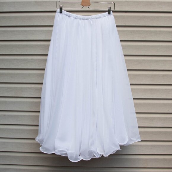 Dresses & Skirts - White Petticoat Underskirt Ruffled Lined Puffy & Full 33" L Quinceañera Wedding